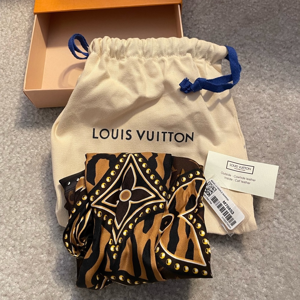 COPY - Louis Vuitton Silk Scarf